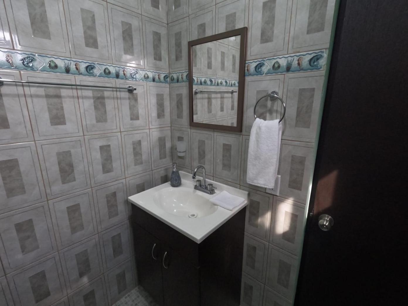 Hotel Prado'S Puerto San Carlos Экстерьер фото