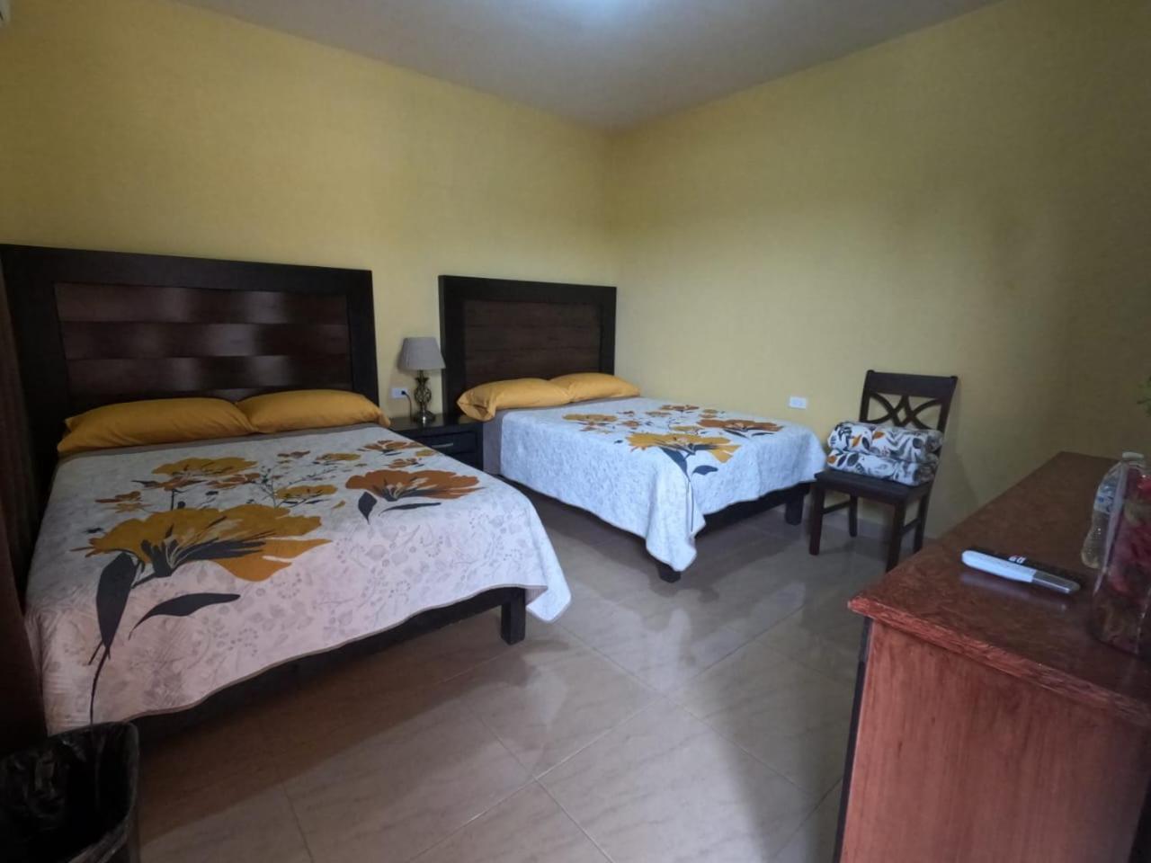 Hotel Prado'S Puerto San Carlos Экстерьер фото